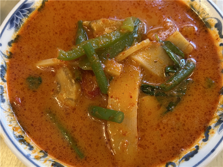 red curry with prawns